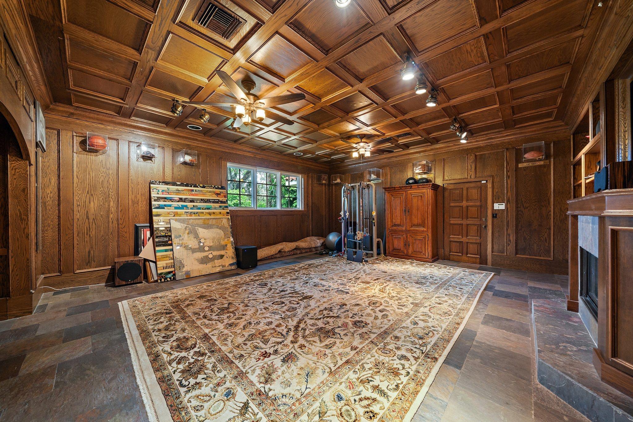 Tequesta Country Club - Residential