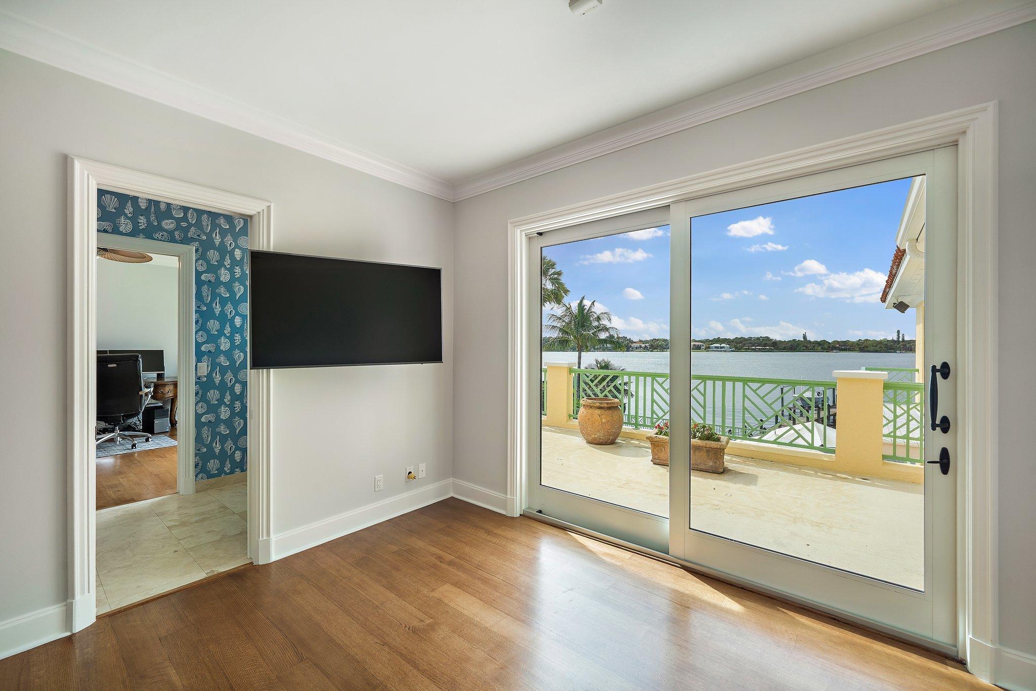 Tequesta Country Club - Residential