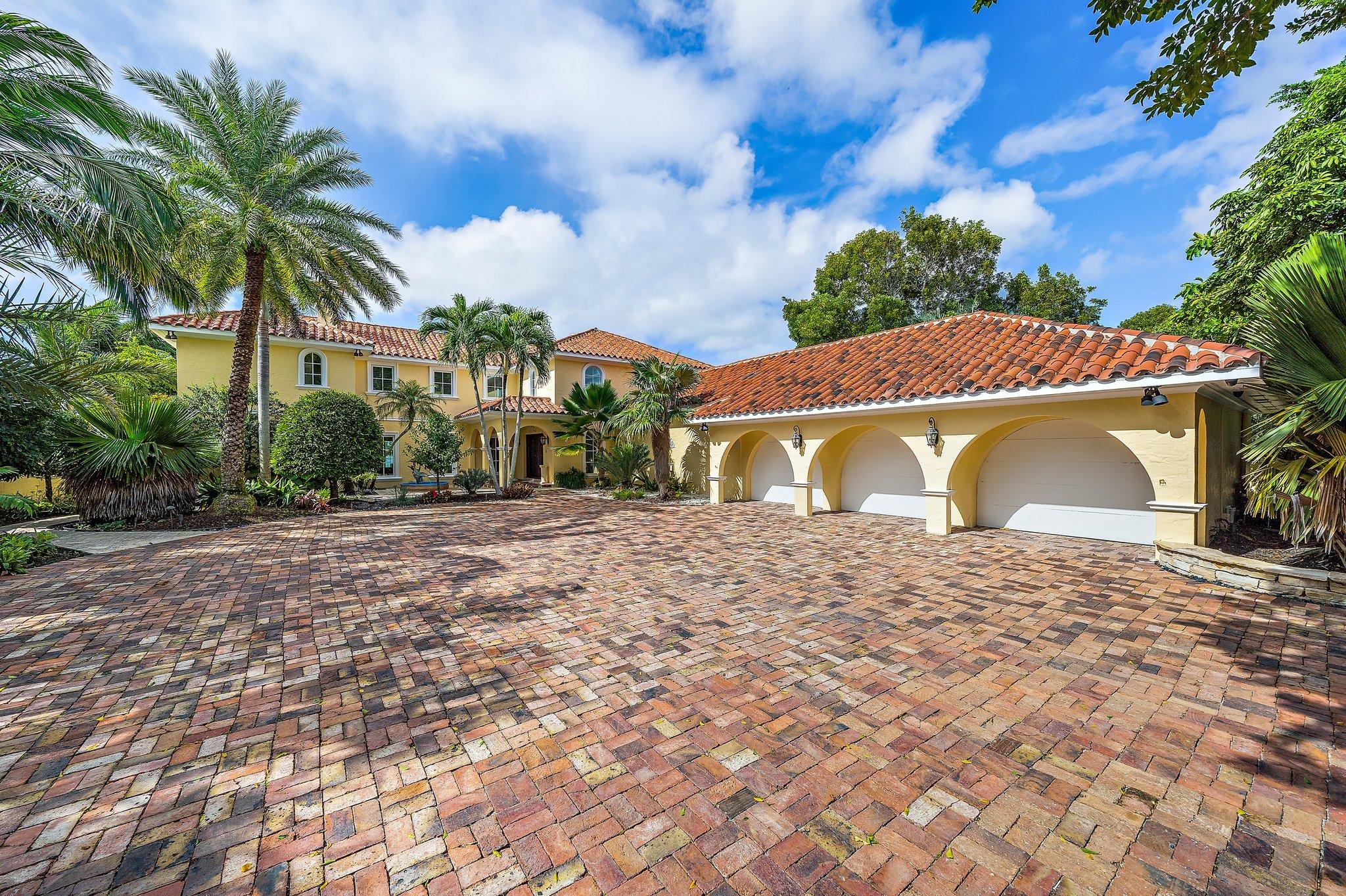 Tequesta Country Club - Residential