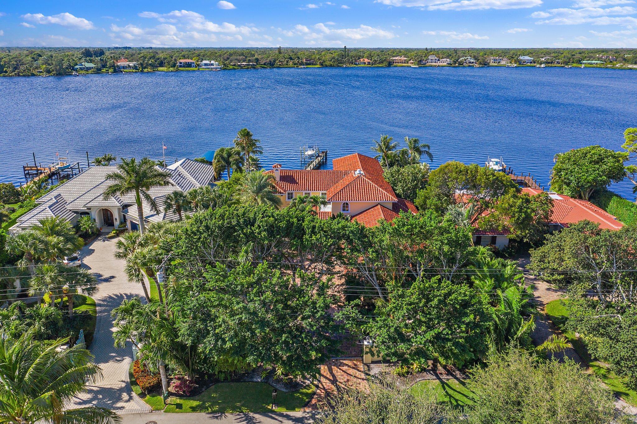 Tequesta Country Club - Residential