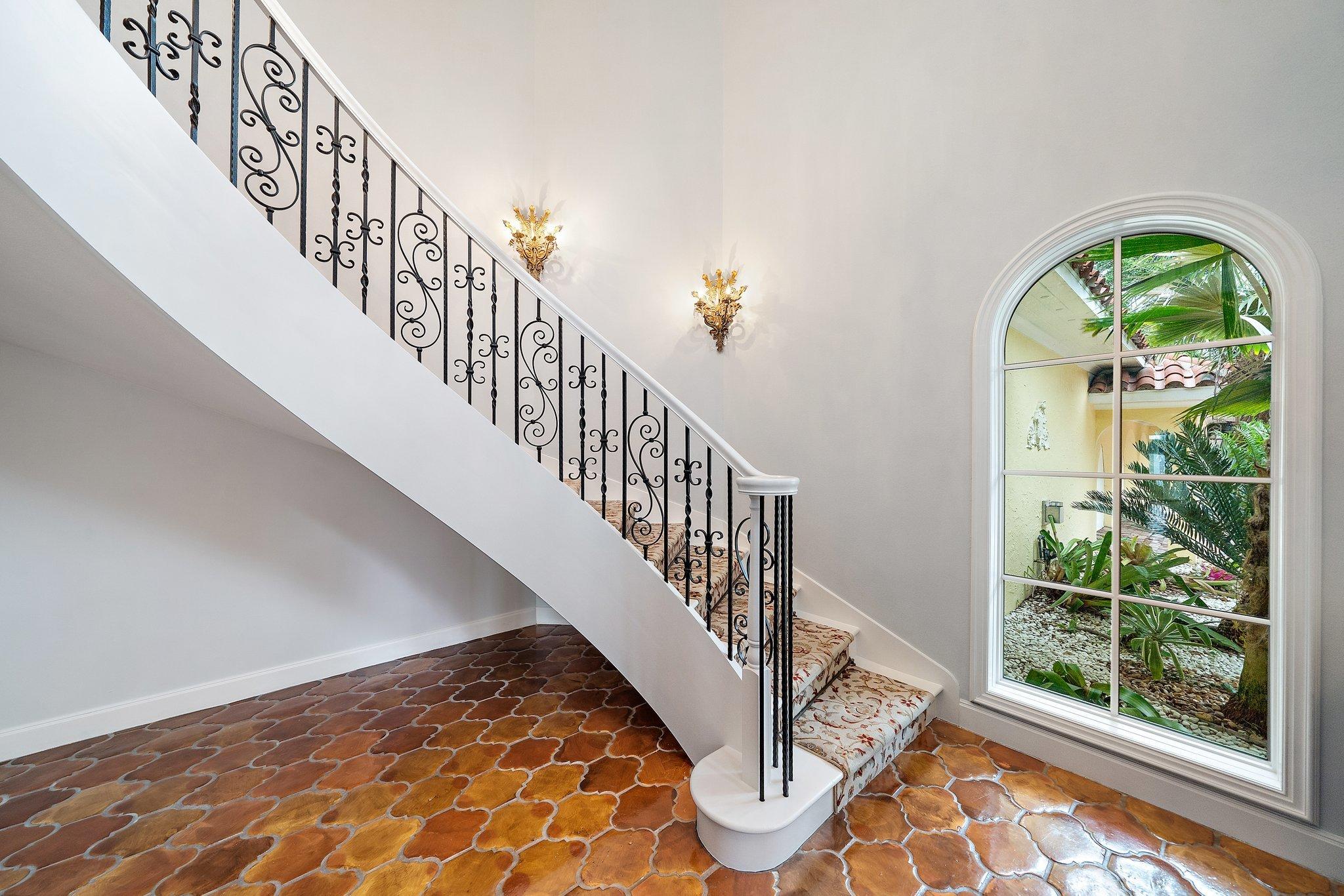 Tequesta Country Club - Residential