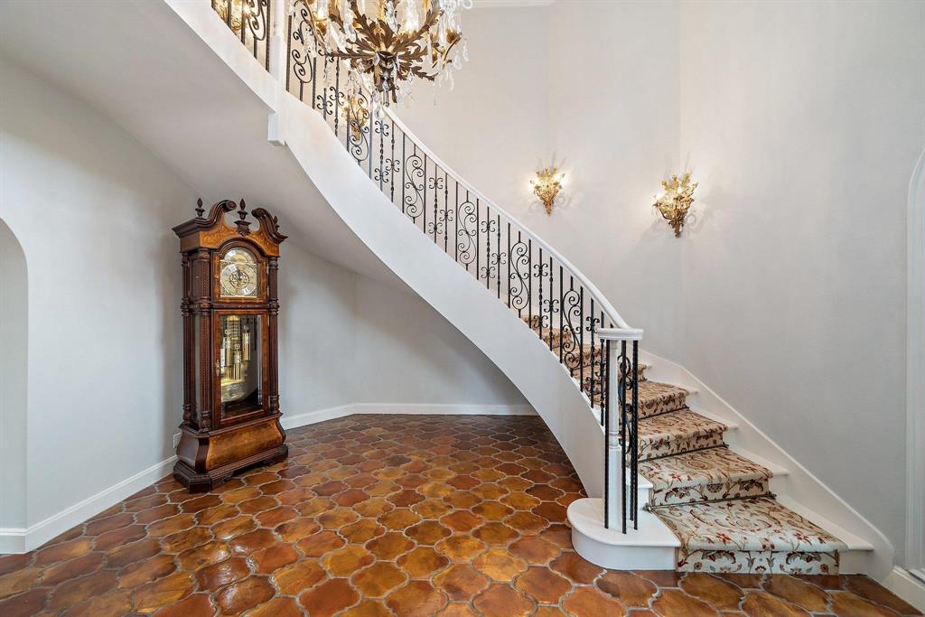 Tequesta Country Club - Residential