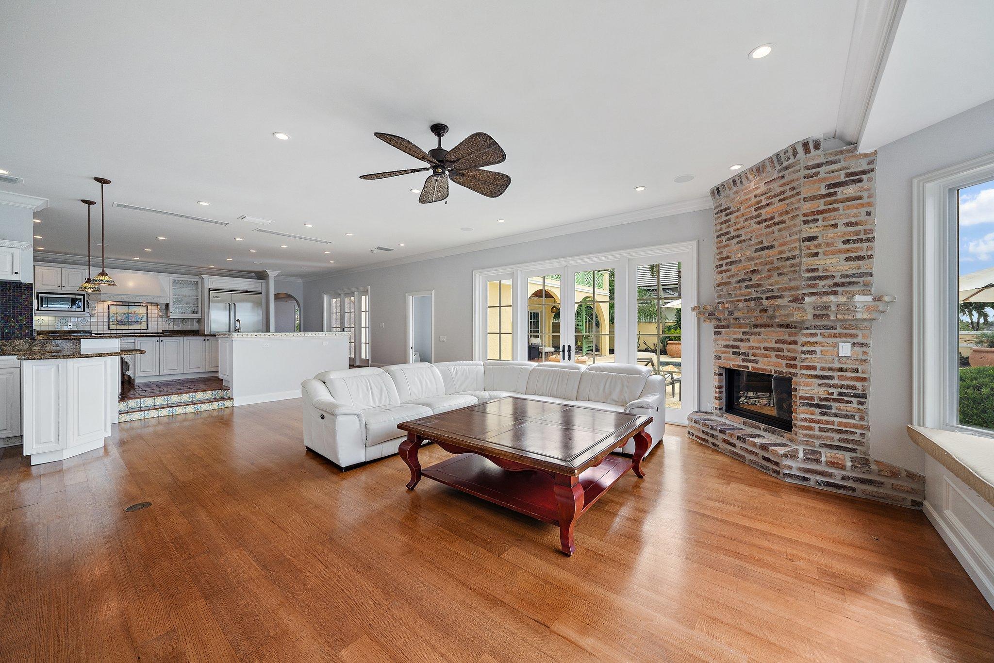 Tequesta Country Club - Residential