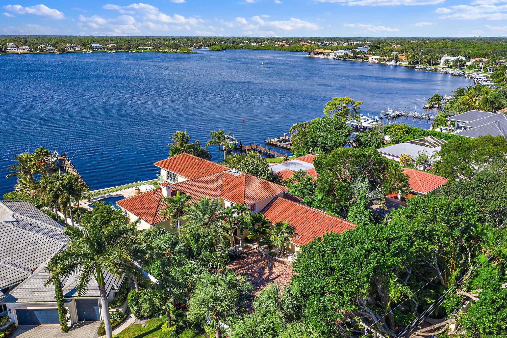 Tequesta Country Club - Residential