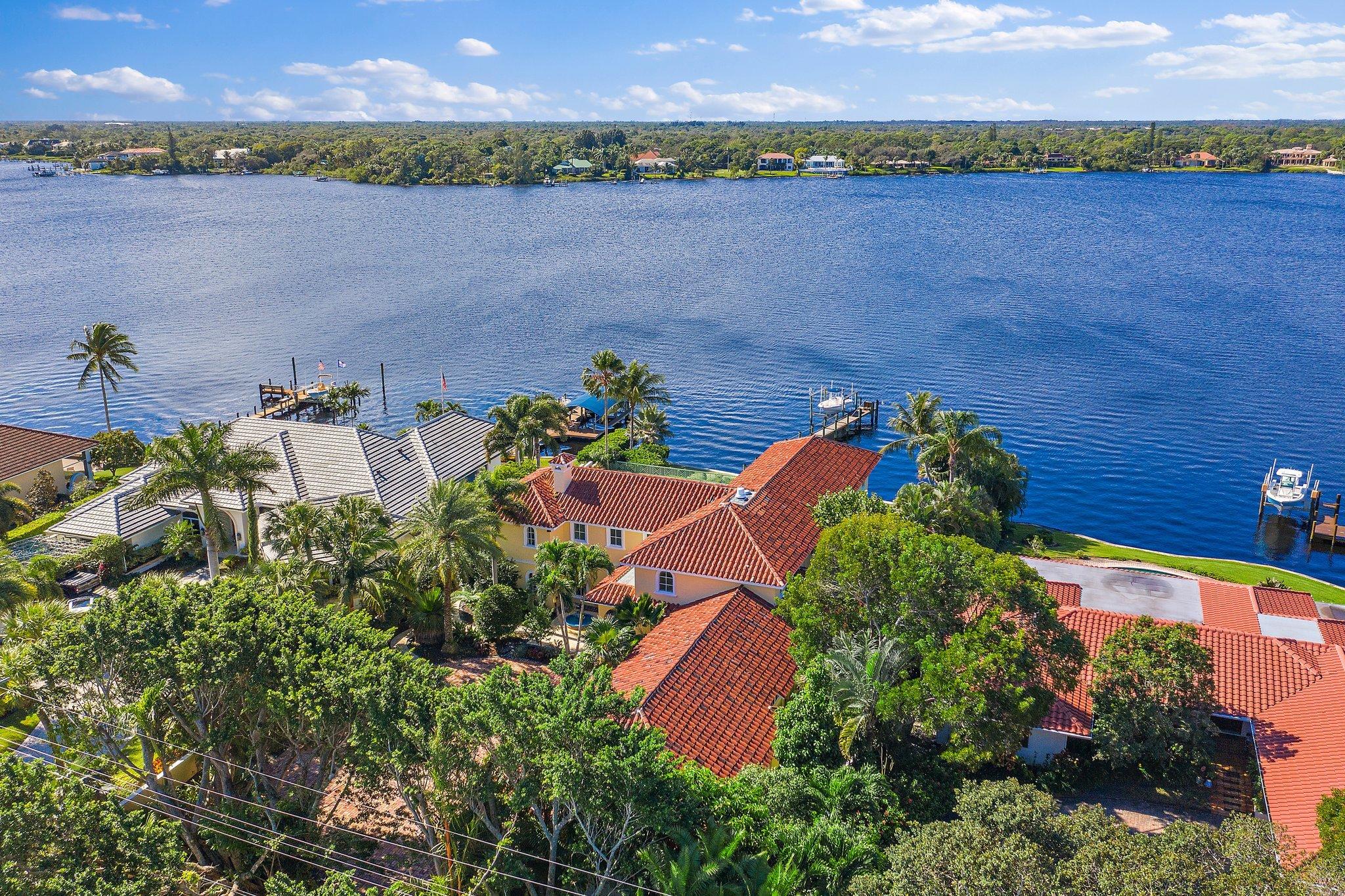 Tequesta Country Club - Residential