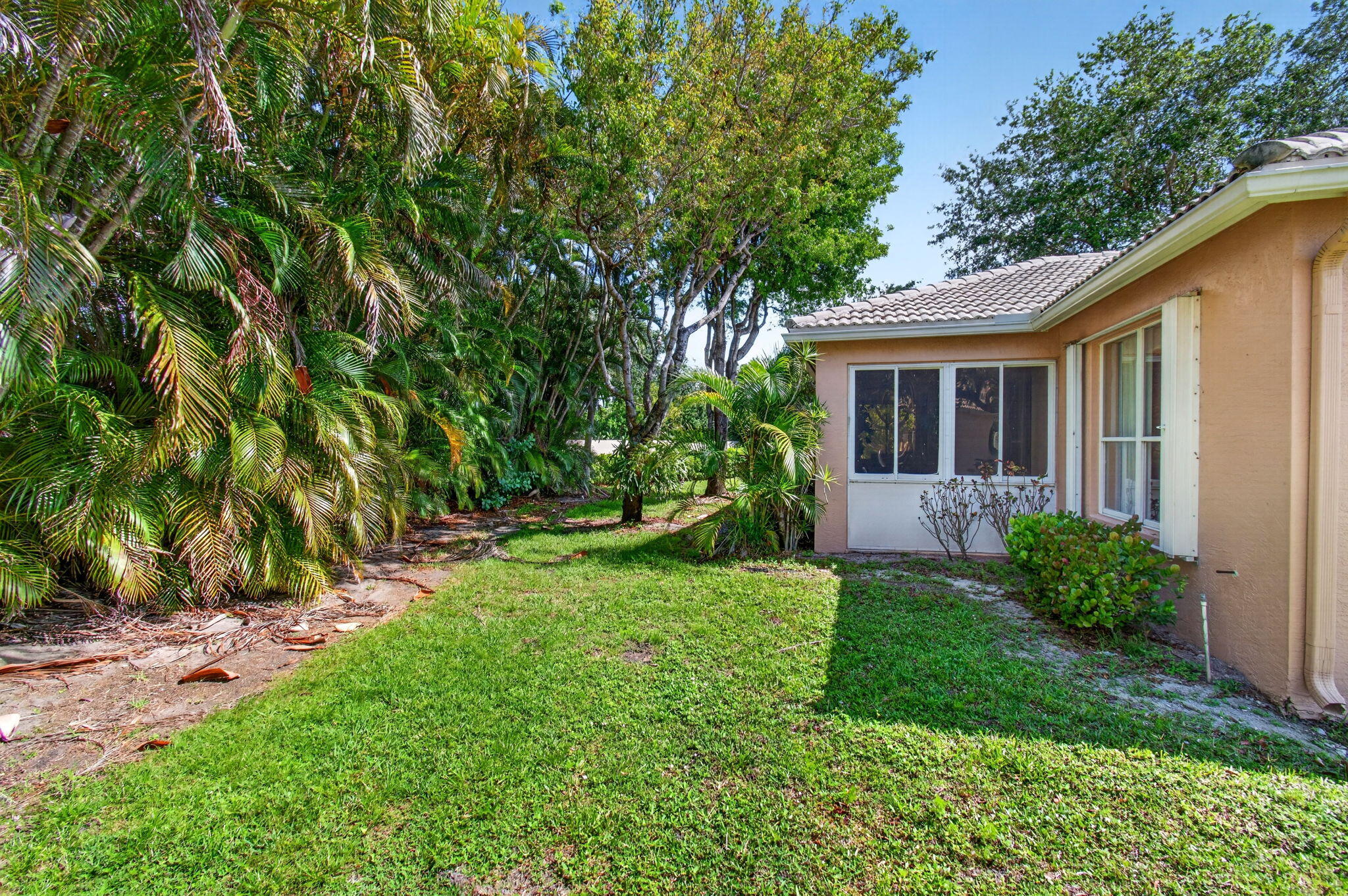 CORAL LAKES - Residential