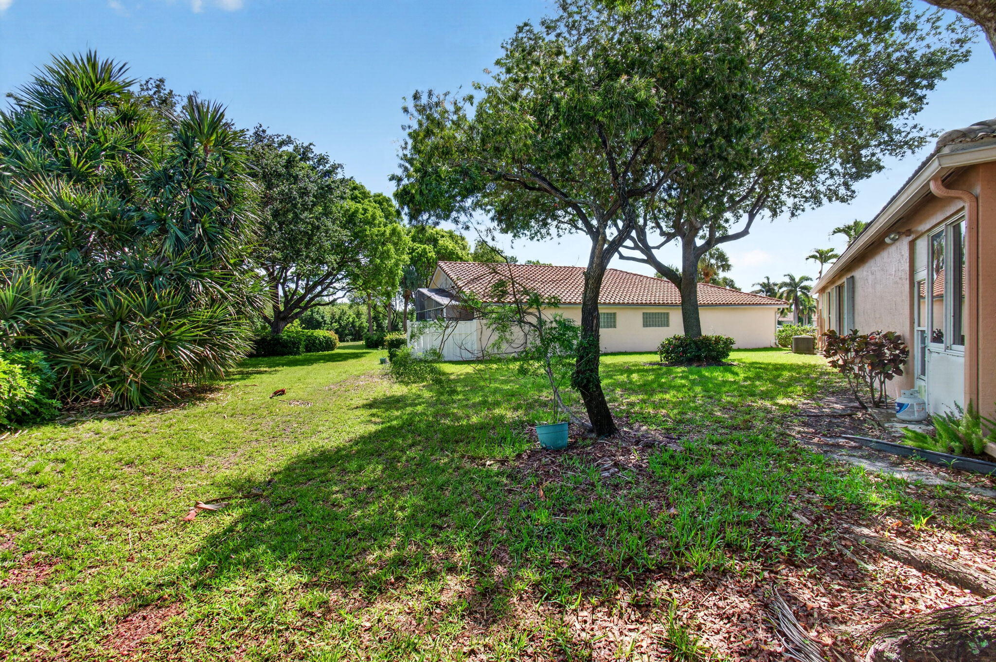 CORAL LAKES - Residential