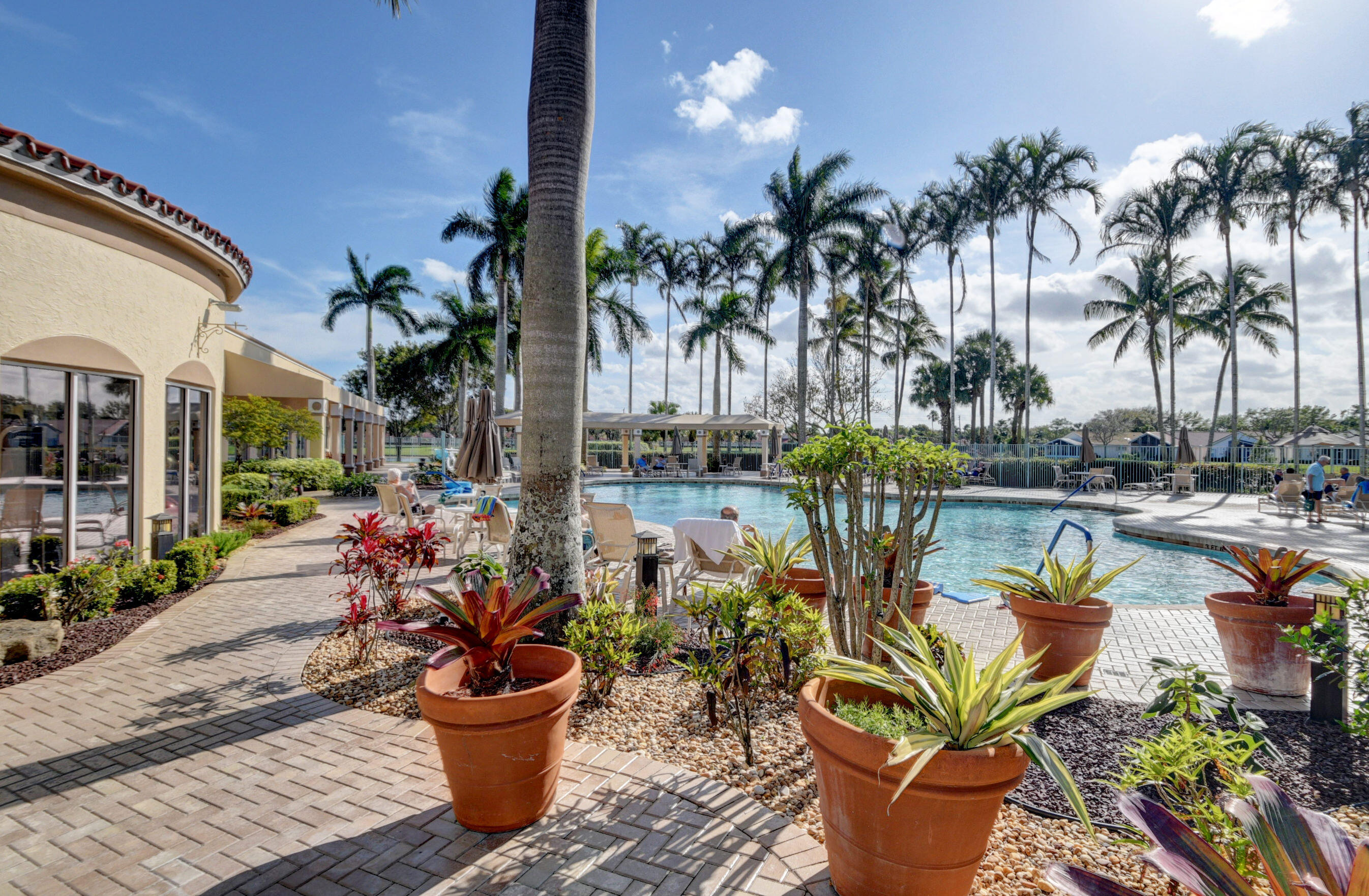 CORAL LAKES - Residential