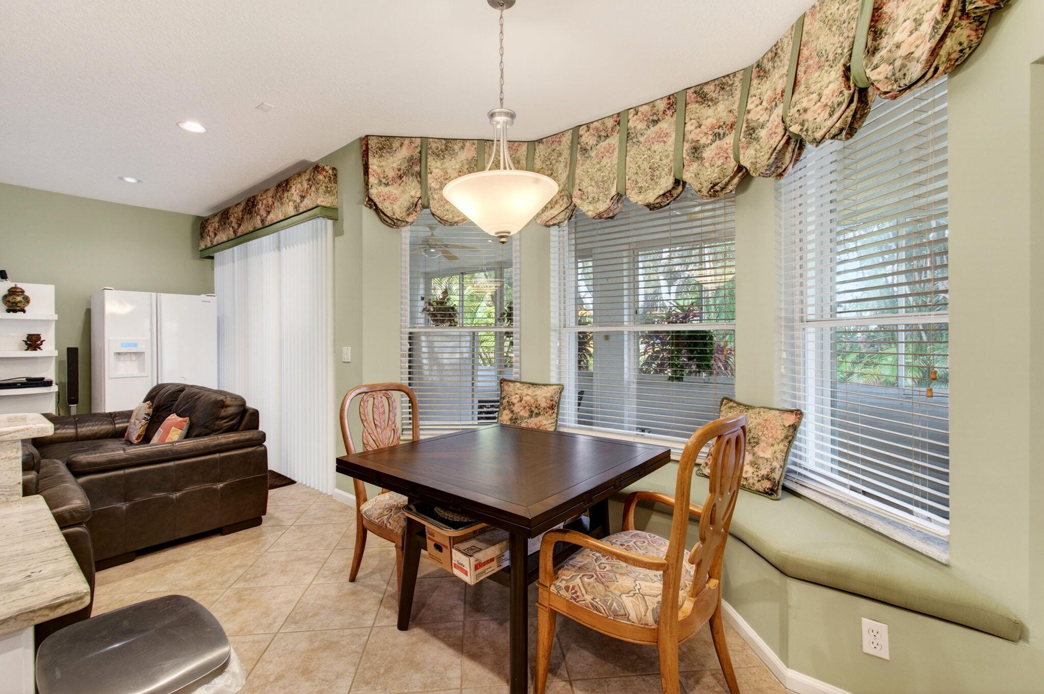 CORAL LAKES - Residential