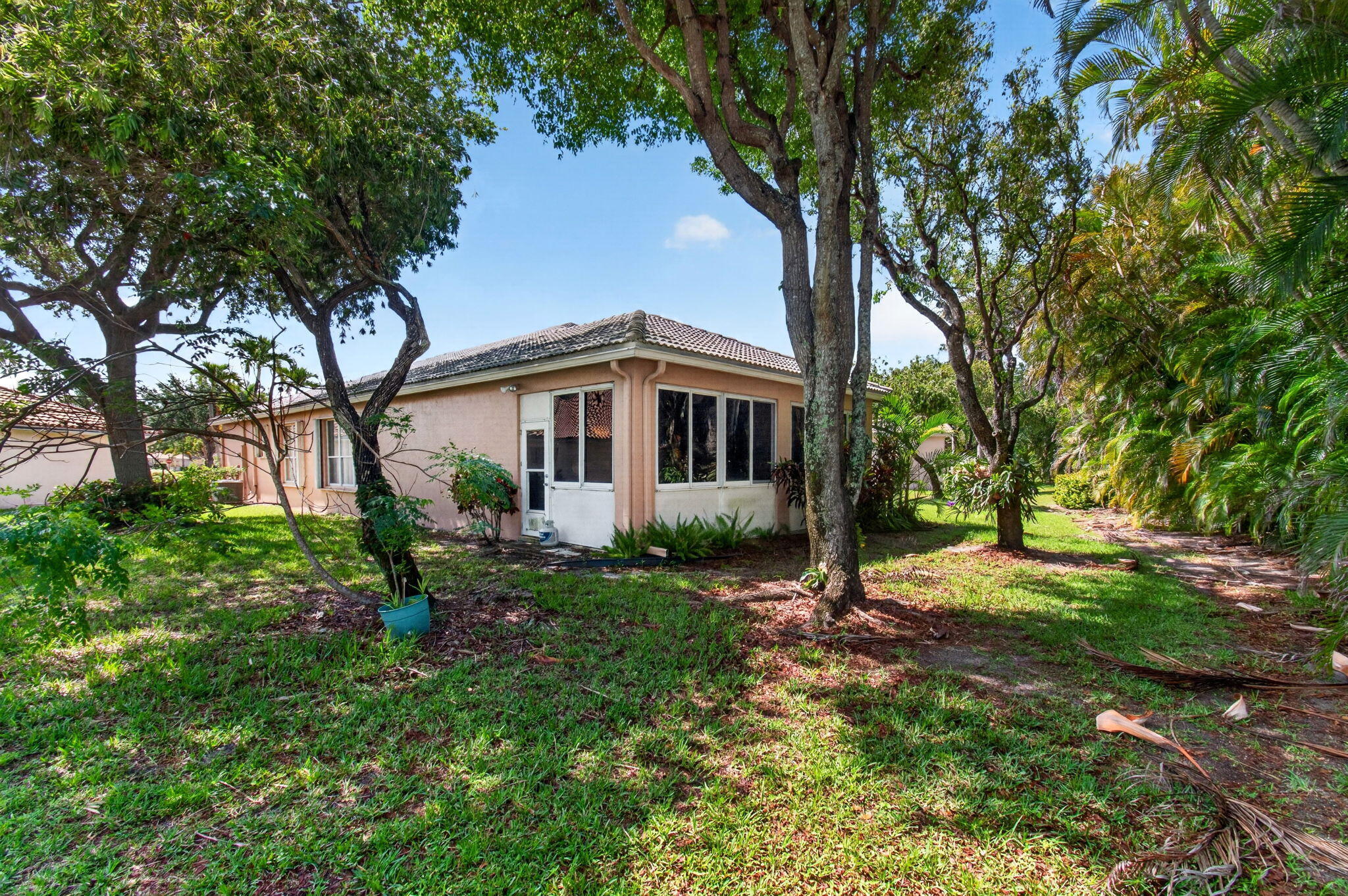 CORAL LAKES - Residential