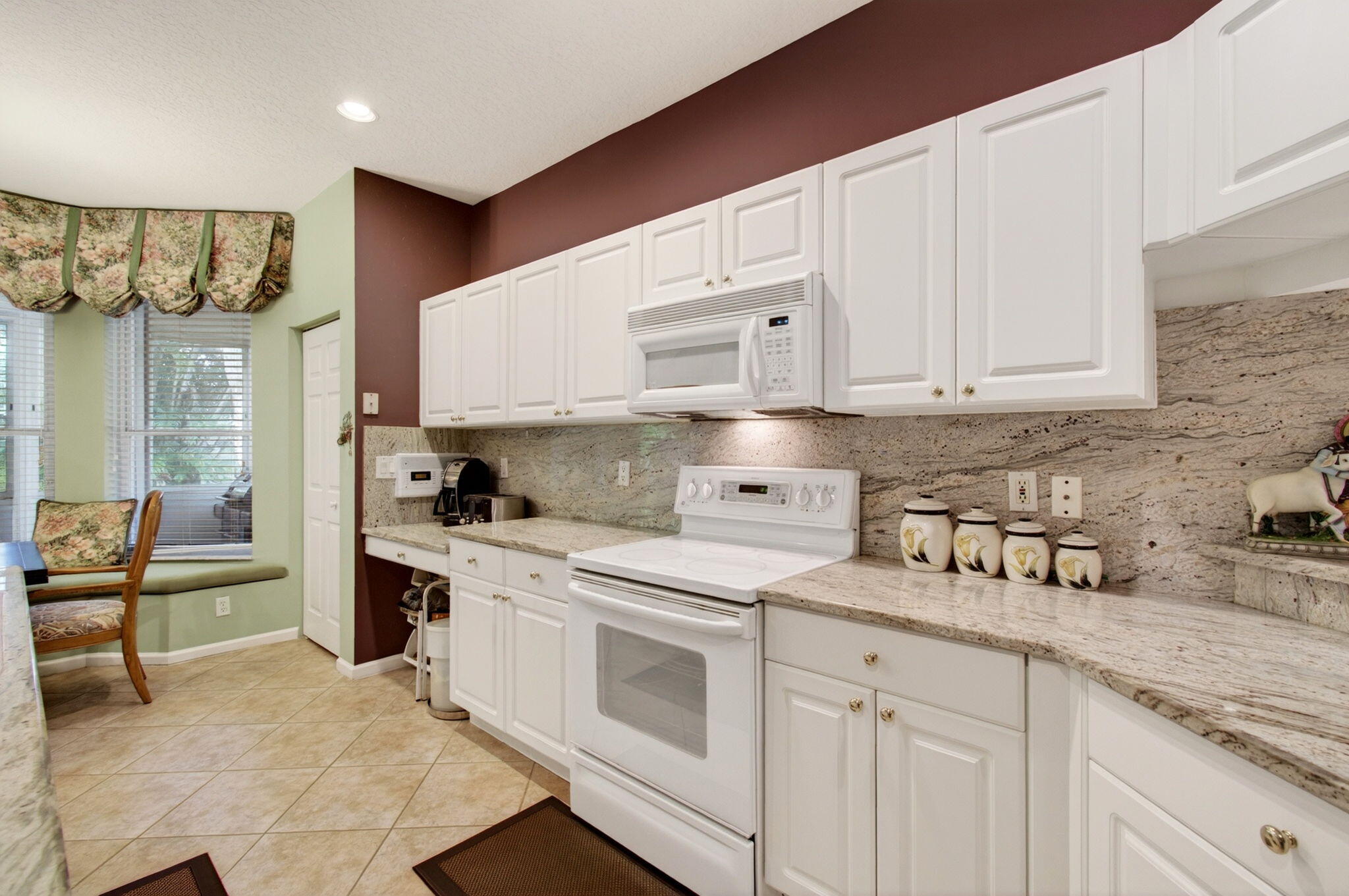 CORAL LAKES - Residential