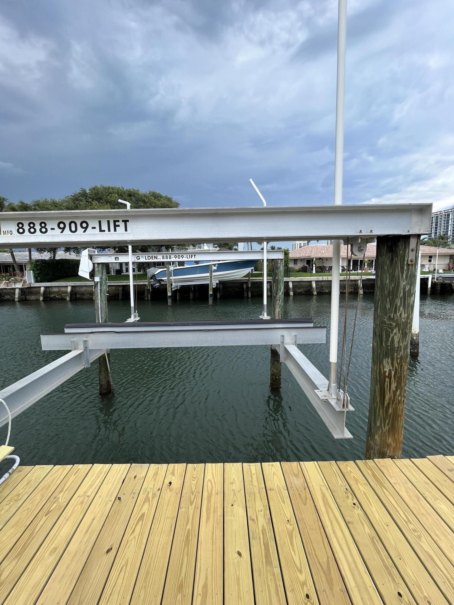 PALM BEACH ISLES 2 - Residential