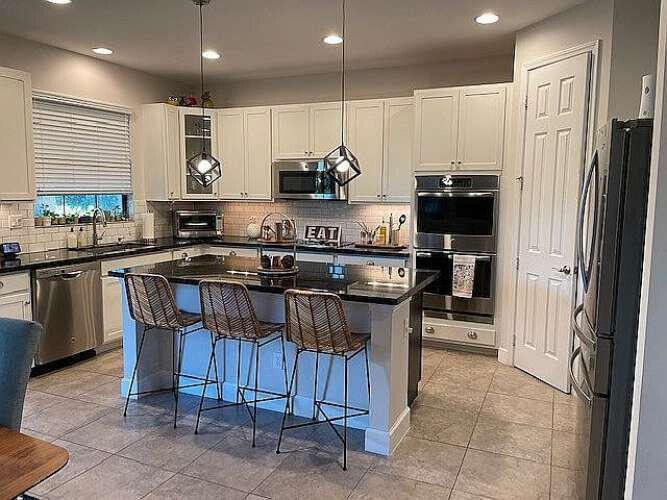 PARKLAND VILLAGE REPLAT TWO - Residential Lease