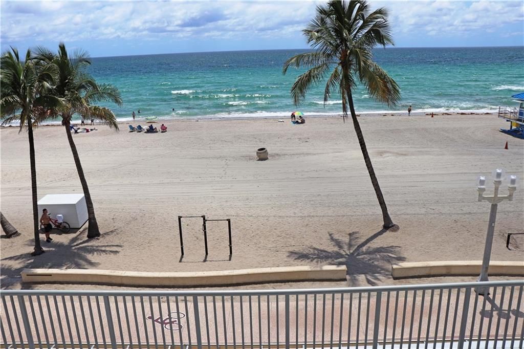 Photo of 400 N SURF RD #404, Hollywood, FL 33019 (MLS # F10256637)