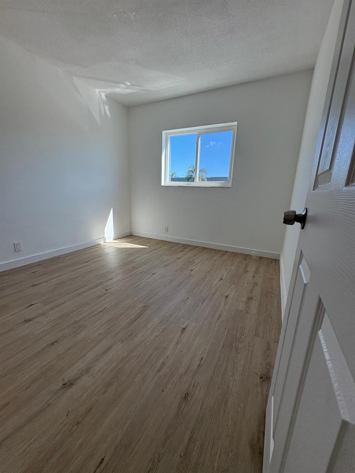 CARRIAGE LIGHT CONDO - Residential Lease