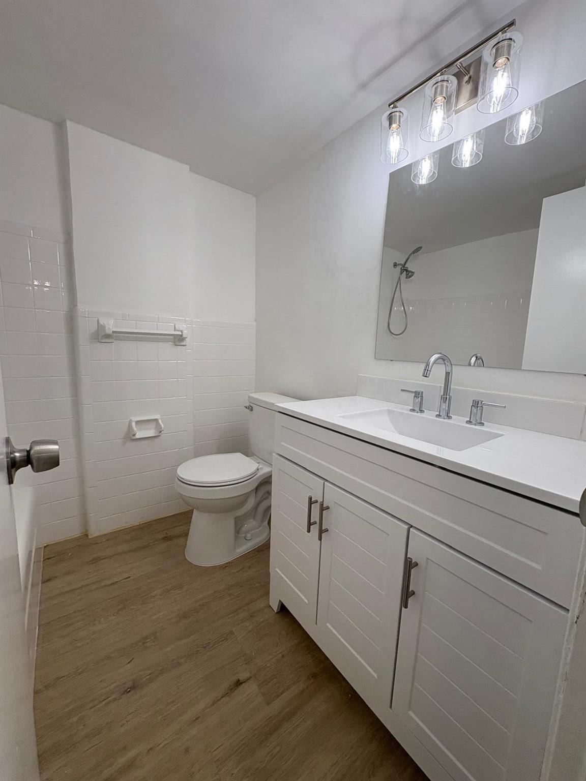 CARRIAGE LIGHT CONDO - Residential Lease