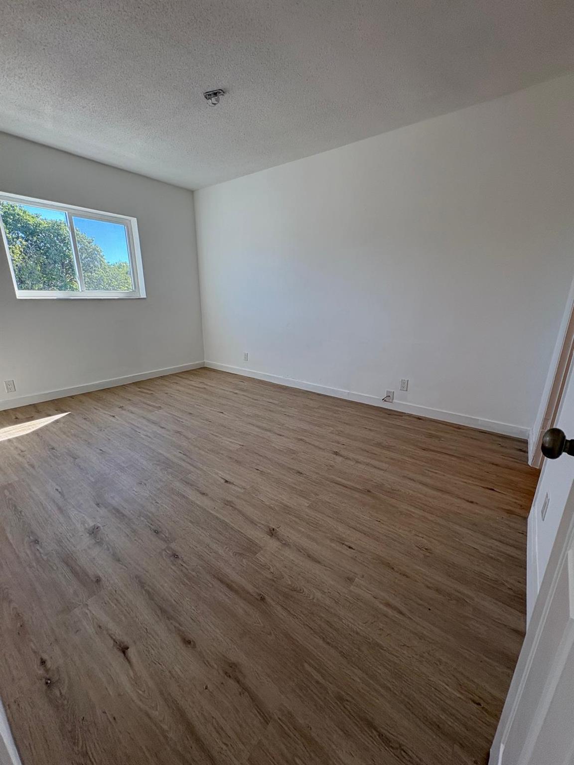 CARRIAGE LIGHT CONDO - Residential Lease