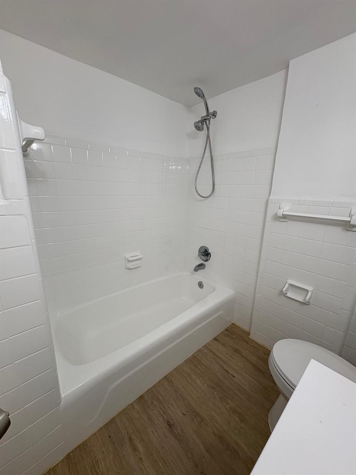 CARRIAGE LIGHT CONDO - Residential Lease