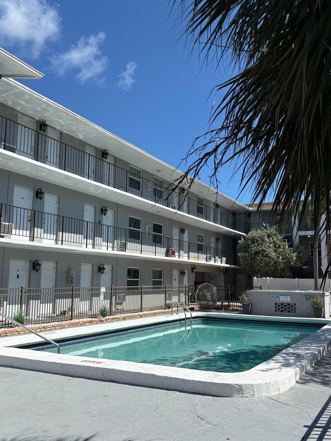 CARRIAGE LIGHT CONDO - Residential Lease