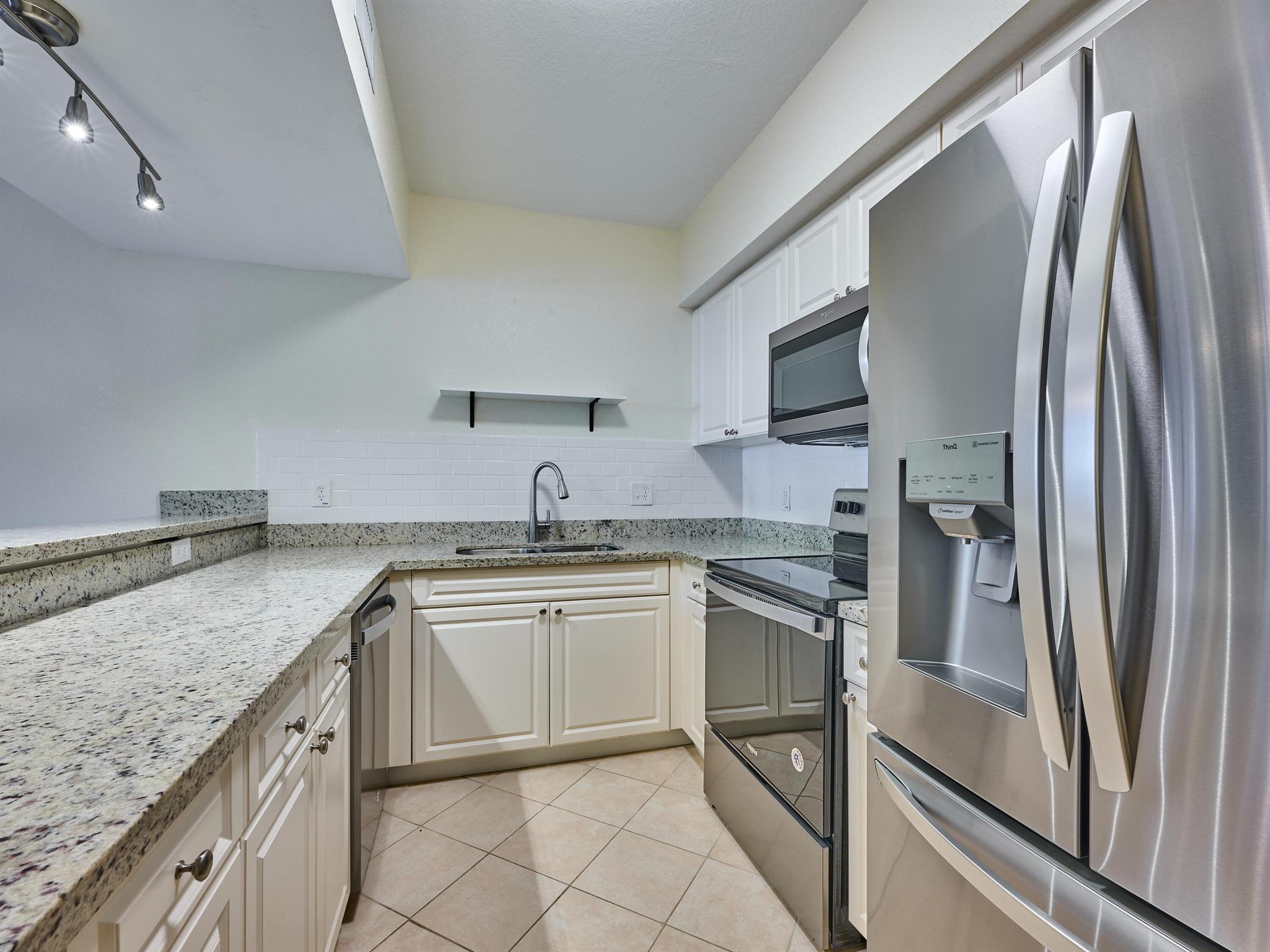 CYPRESS POINTE AT CORAL S - Residential