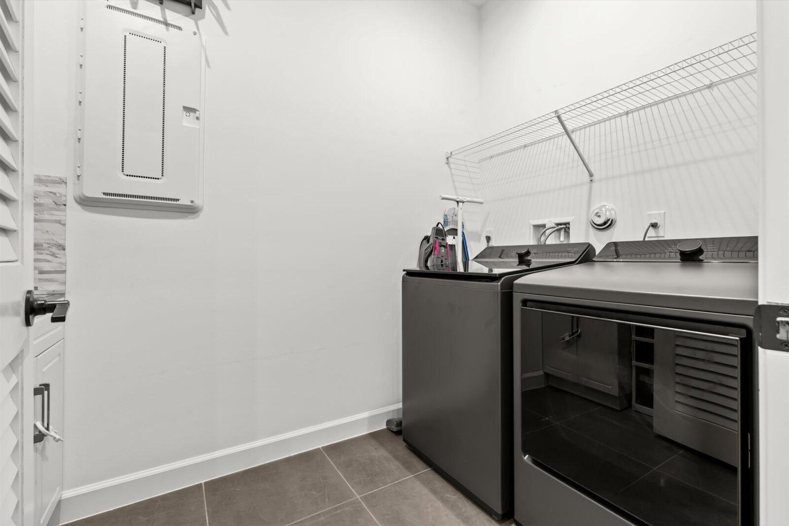 SOUTHERN GROVE PARCEL 28 REPLAT - Residential Lease