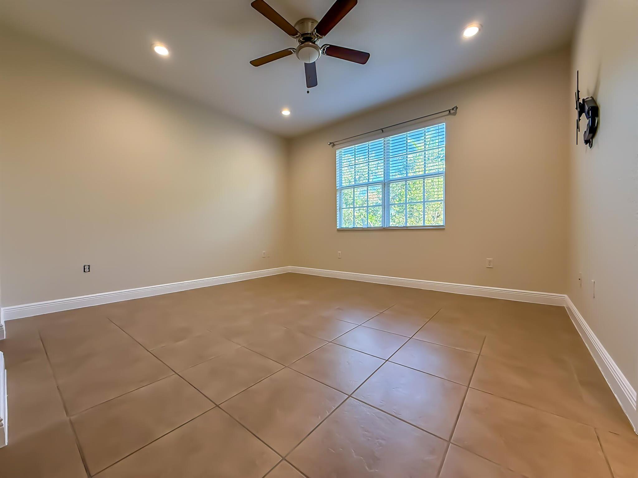 Julia Gardens - Residential Lease