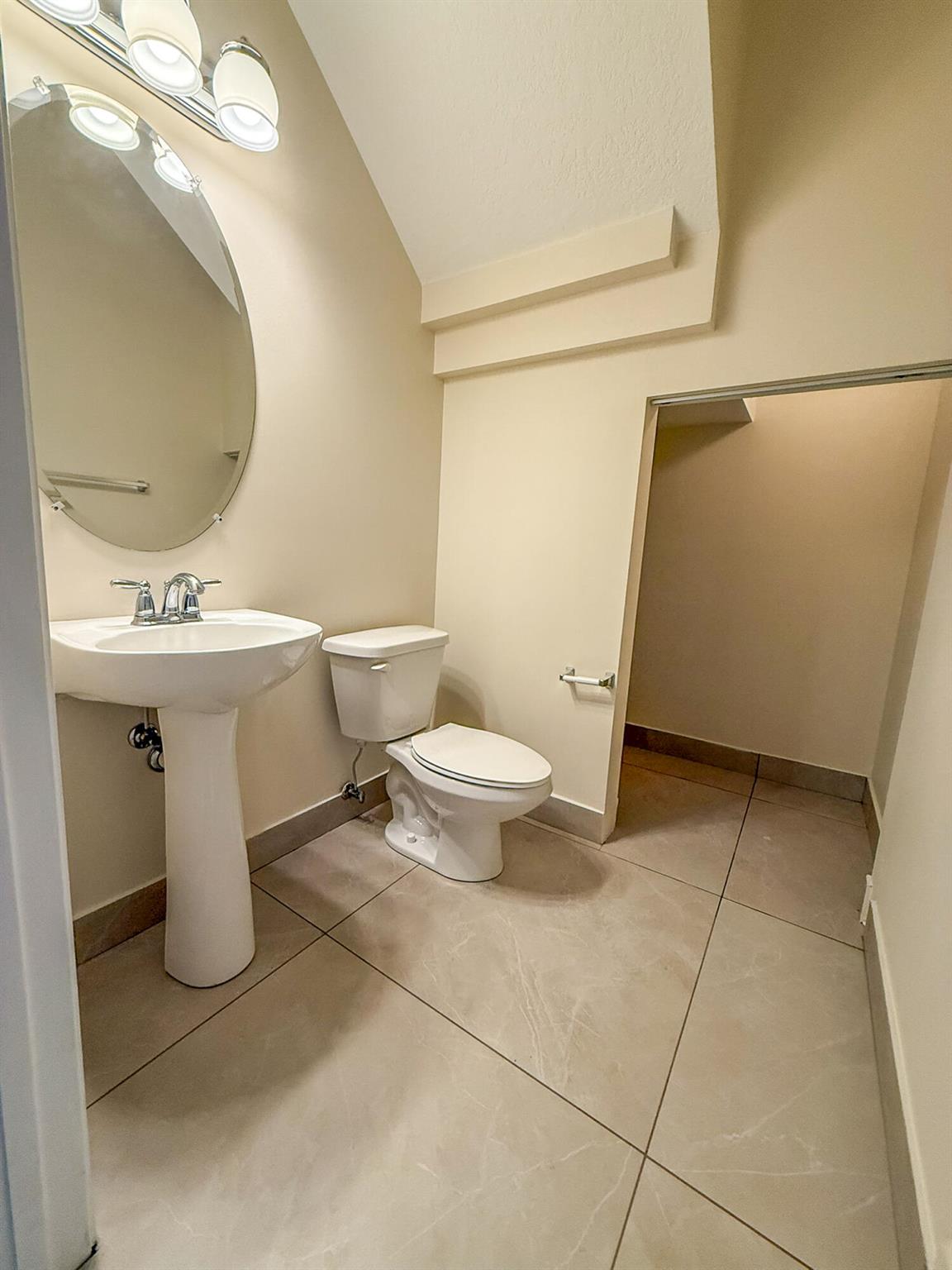 Julia Gardens - Residential Lease