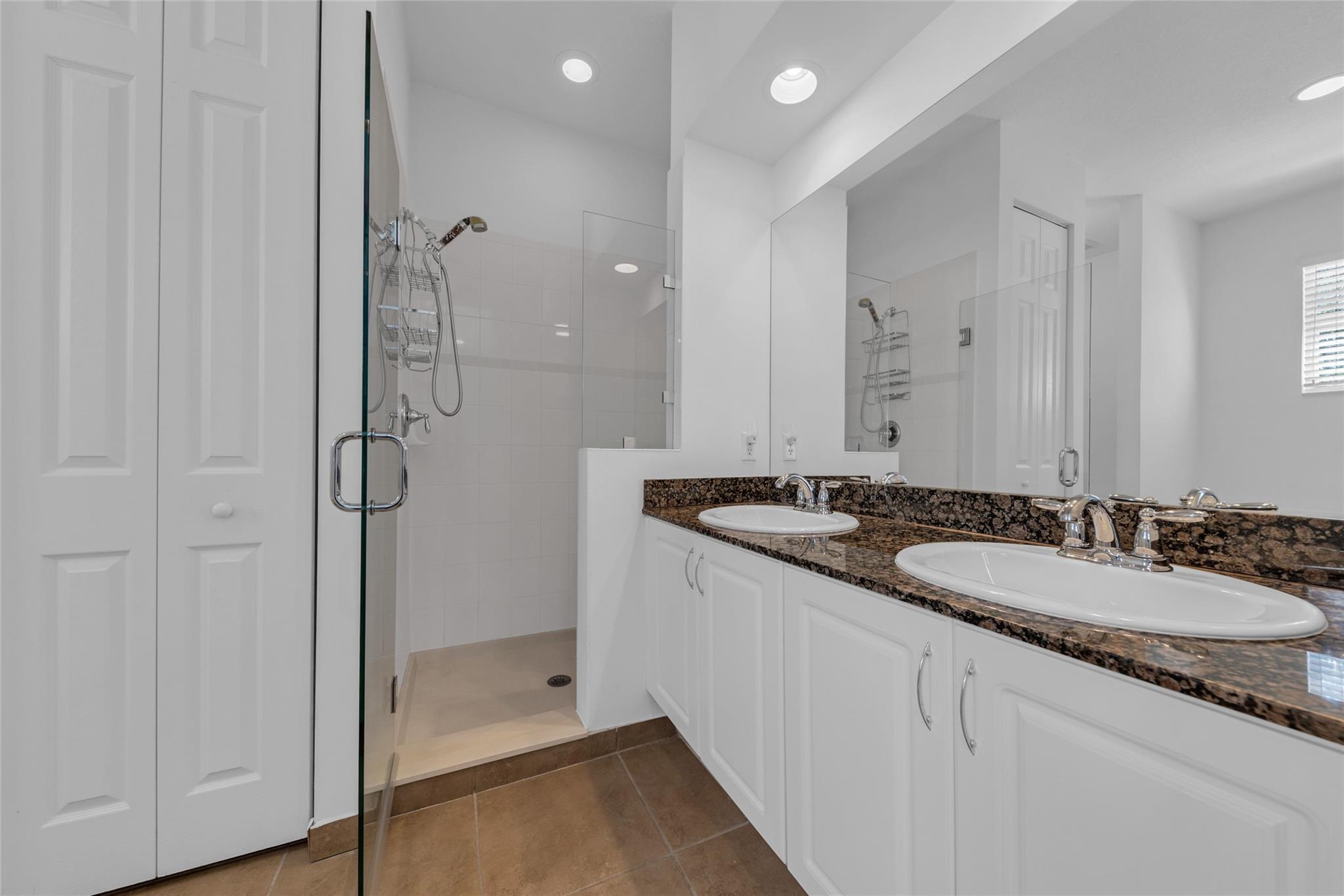 Julia Gardens - Residential Lease