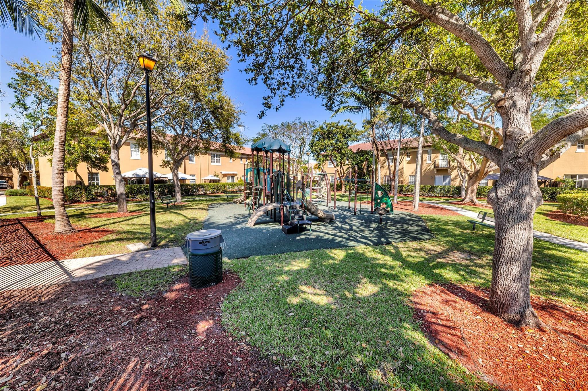 Julia Gardens - Residential Lease