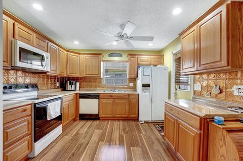A home in Deerfield Beach