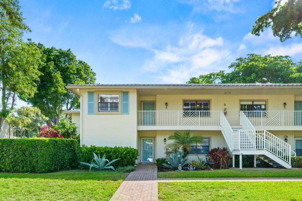 Photo of 5 Westgate Lane #B, Boynton Beach, FL 33436 (MLS # R11105695)