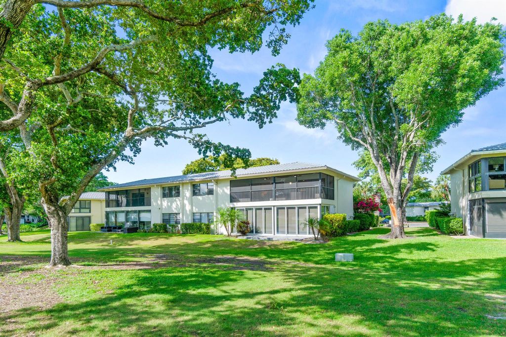 Photo of 5 Westgate Lane #B, Boynton Beach, FL 33436 (MLS # R11105695)