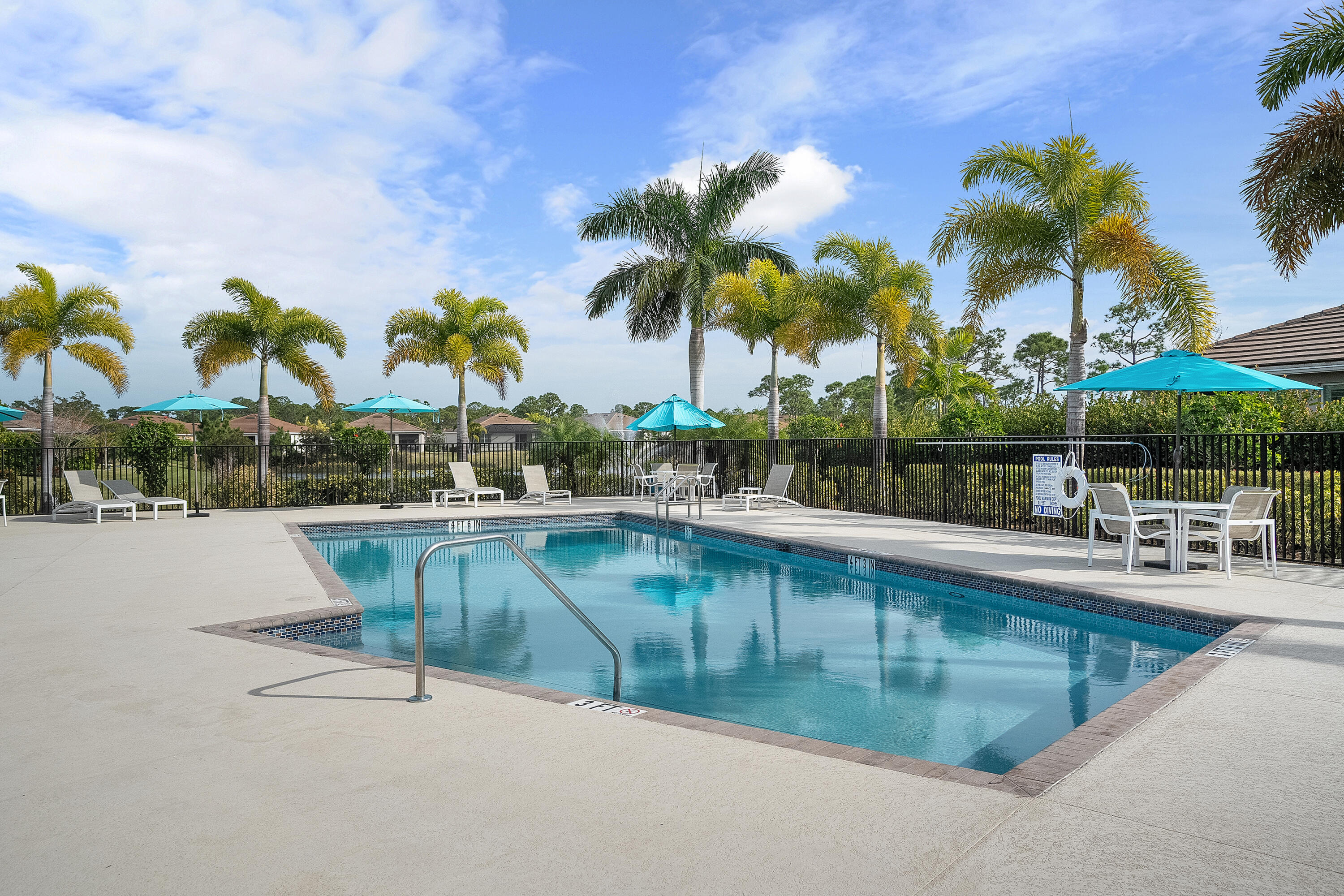 JENSEN BEACH COUNTRY CLUB - Residential
