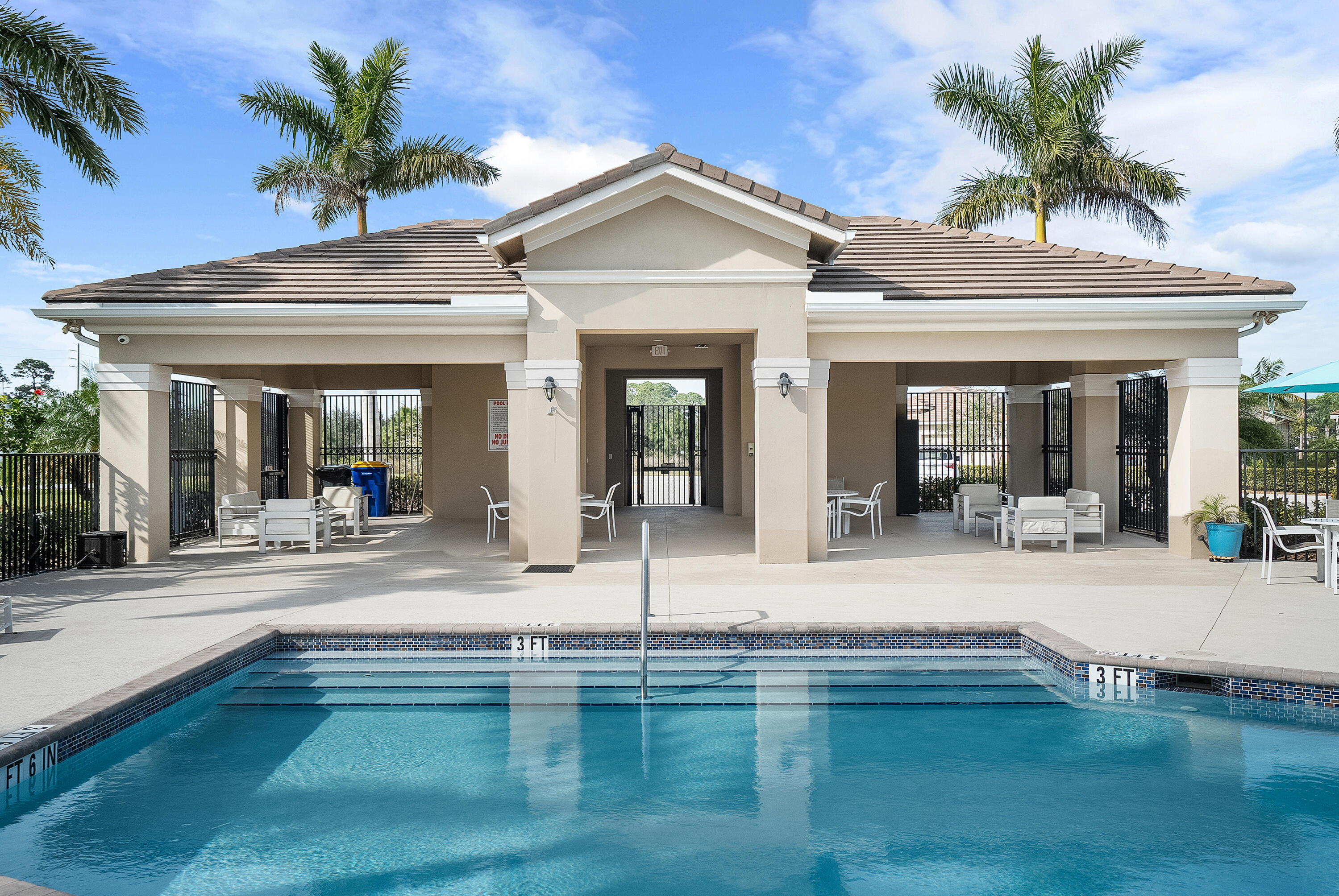 JENSEN BEACH COUNTRY CLUB - Residential