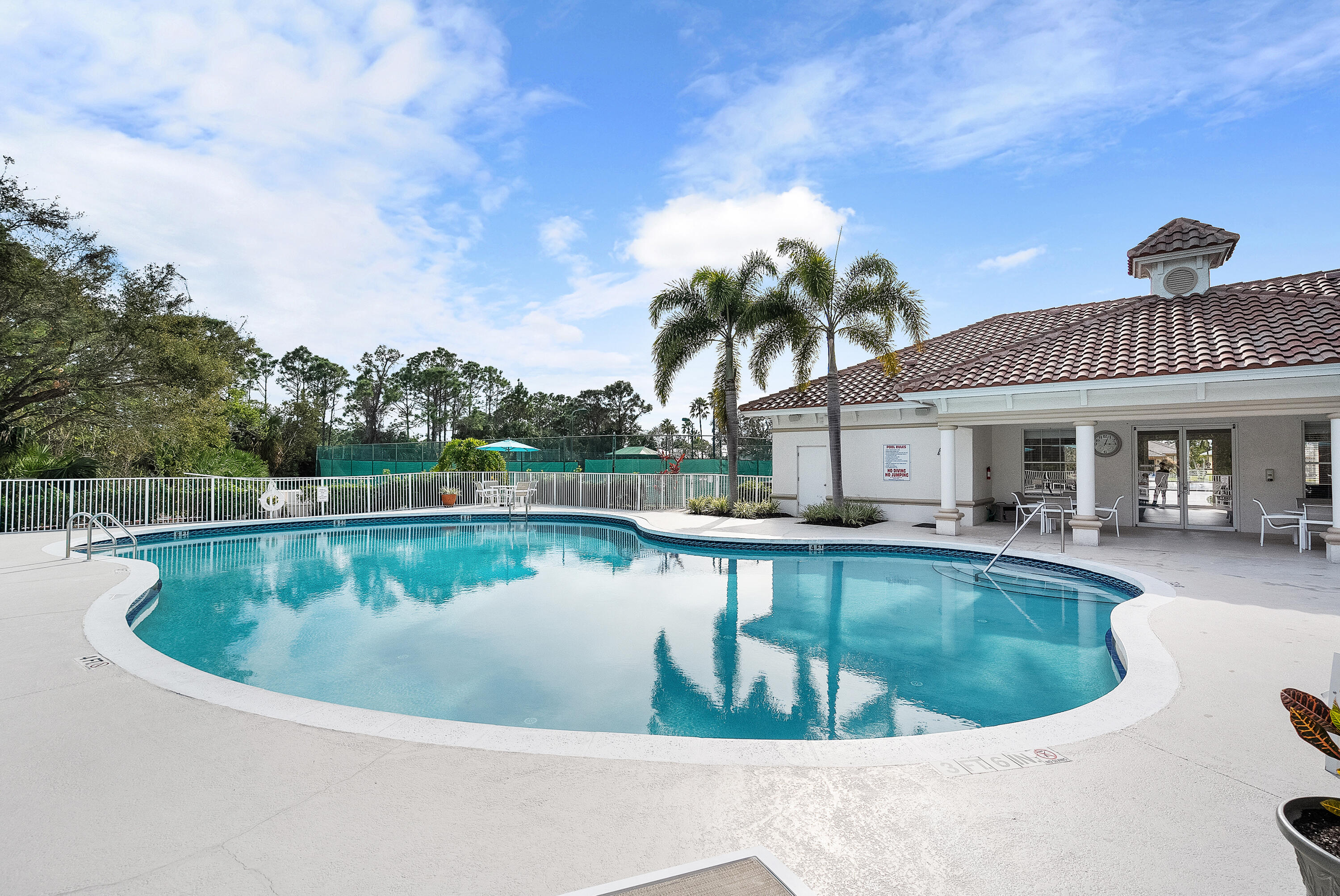 JENSEN BEACH COUNTRY CLUB - Residential
