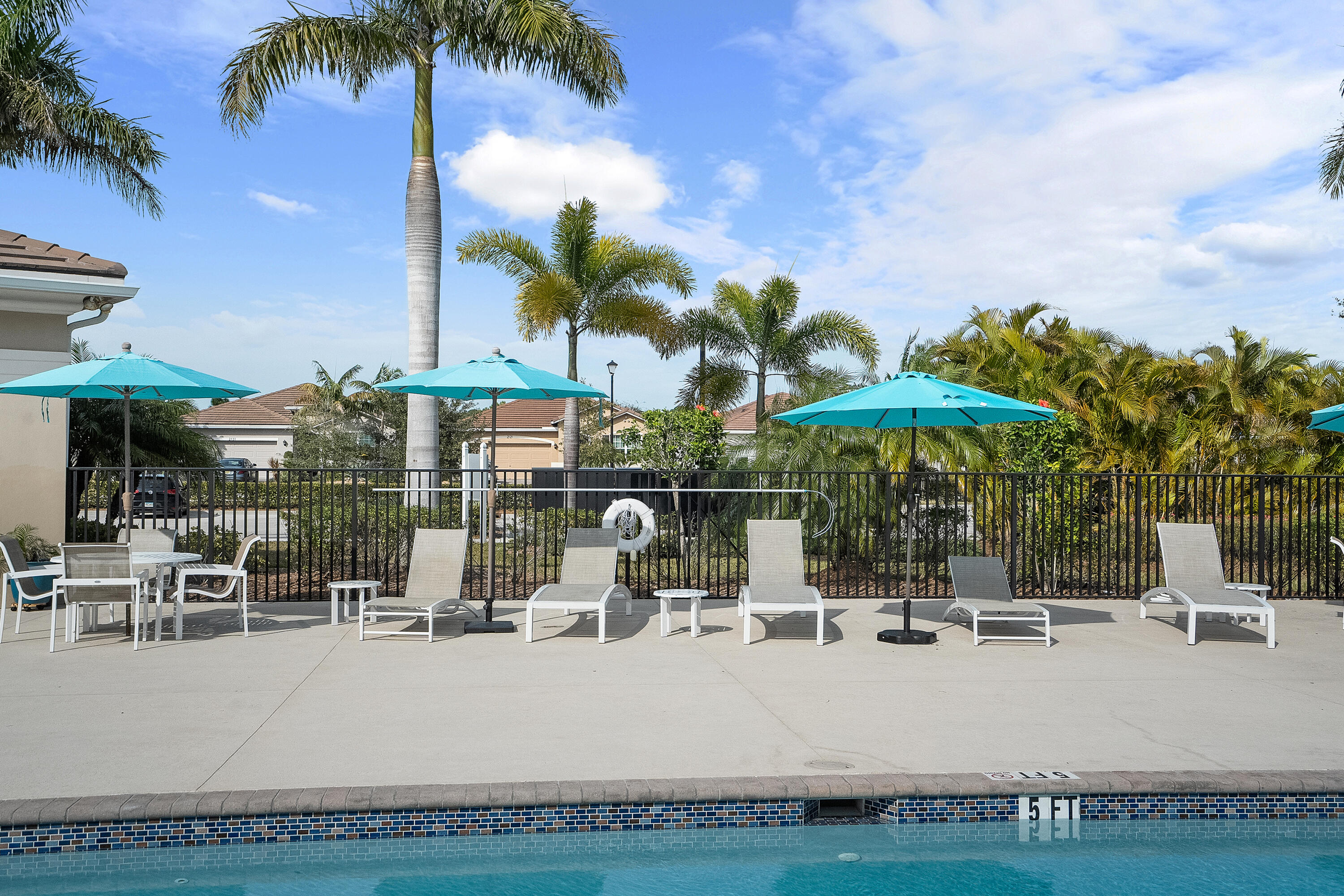 JENSEN BEACH COUNTRY CLUB - Residential