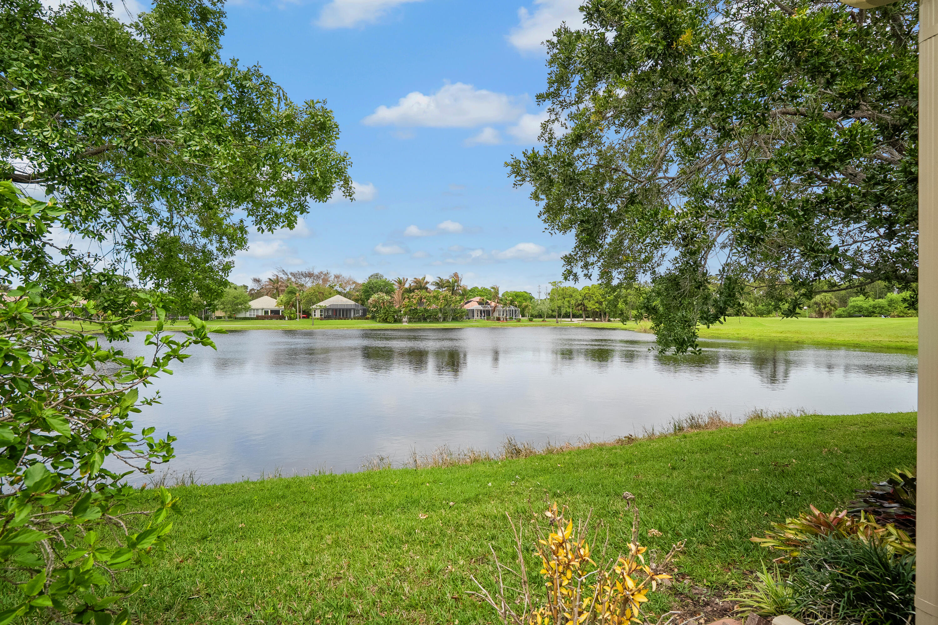 JENSEN BEACH COUNTRY CLUB - Residential