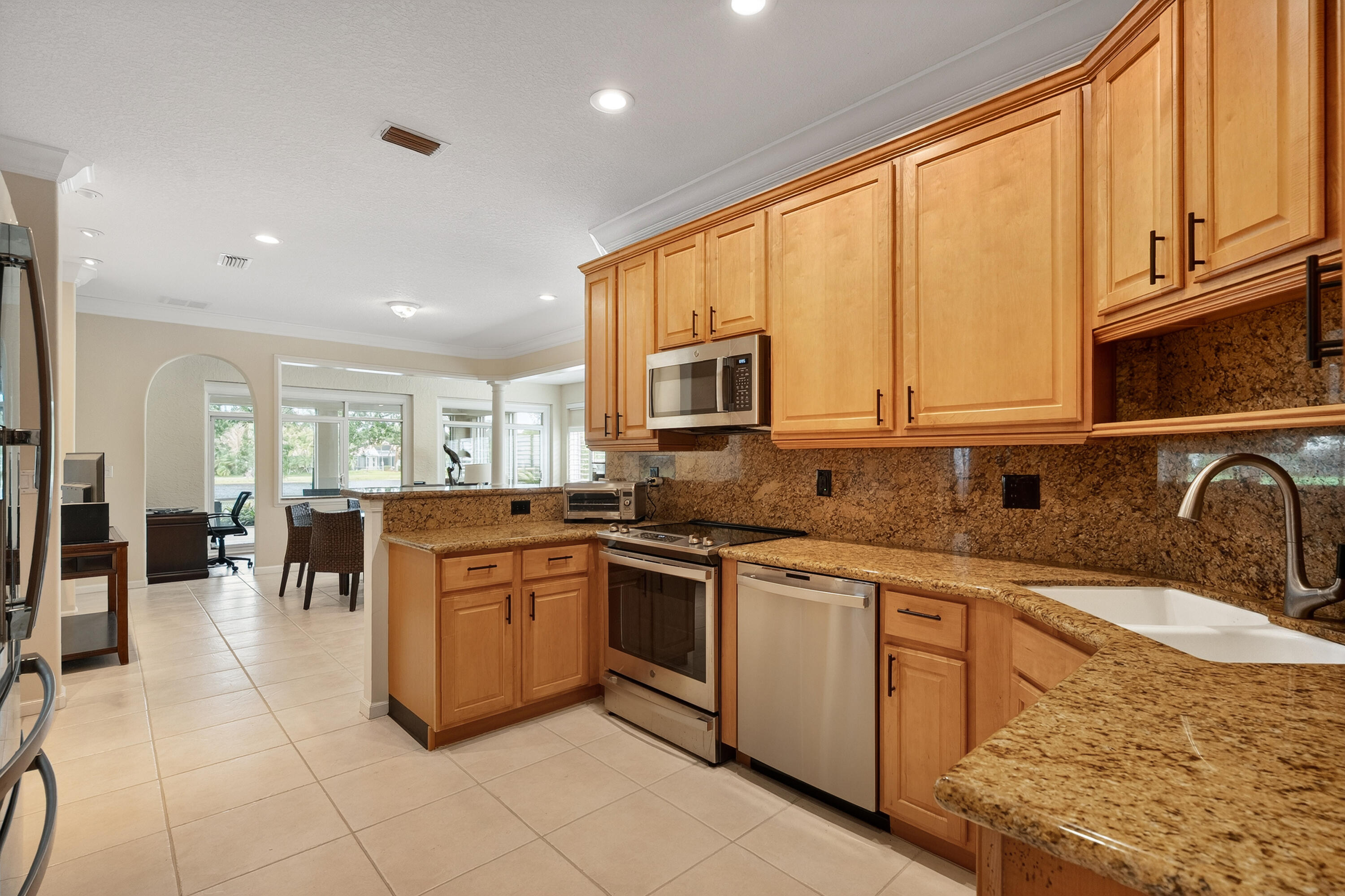JENSEN BEACH COUNTRY CLUB - Residential