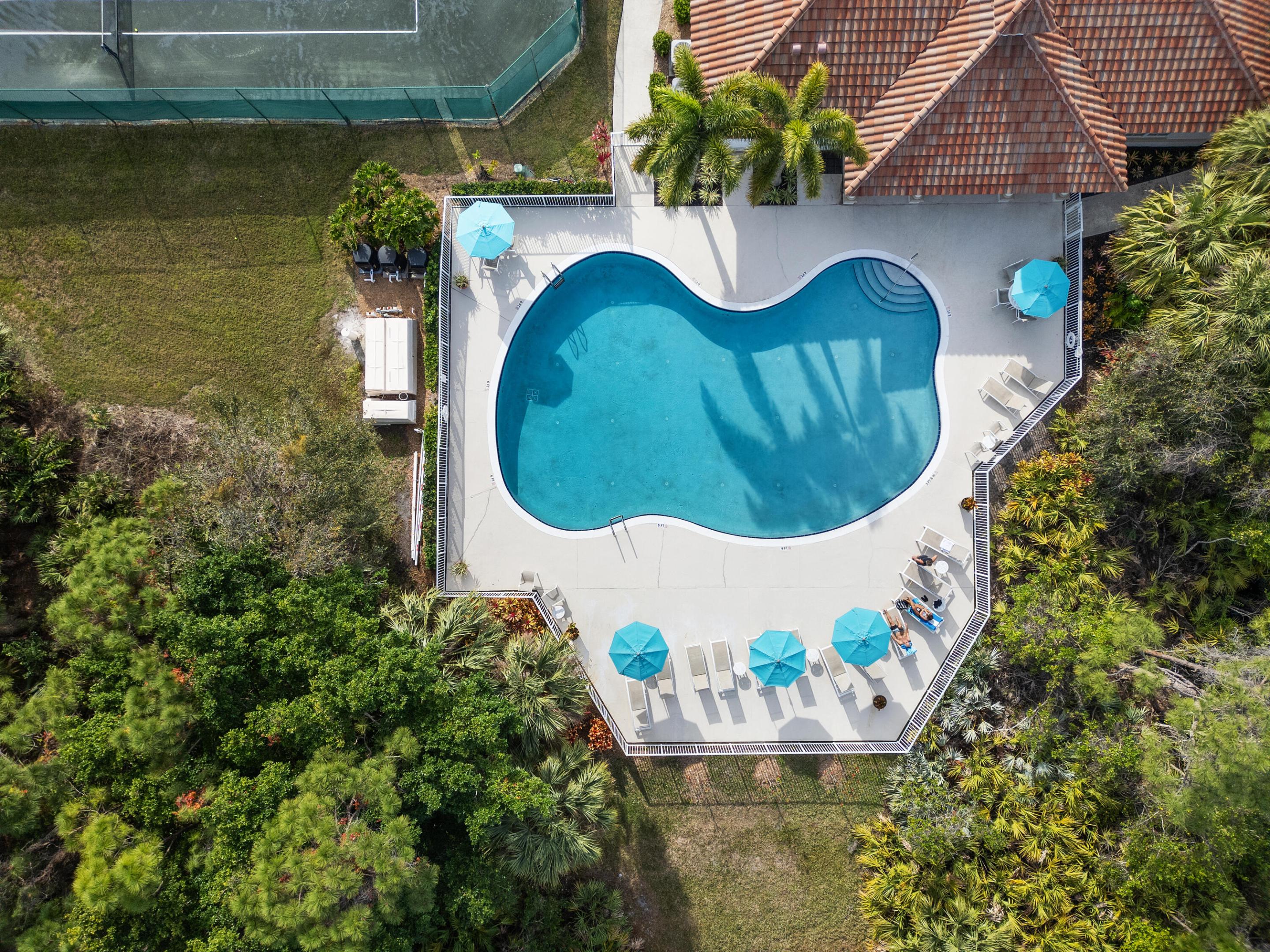 JENSEN BEACH COUNTRY CLUB - Residential