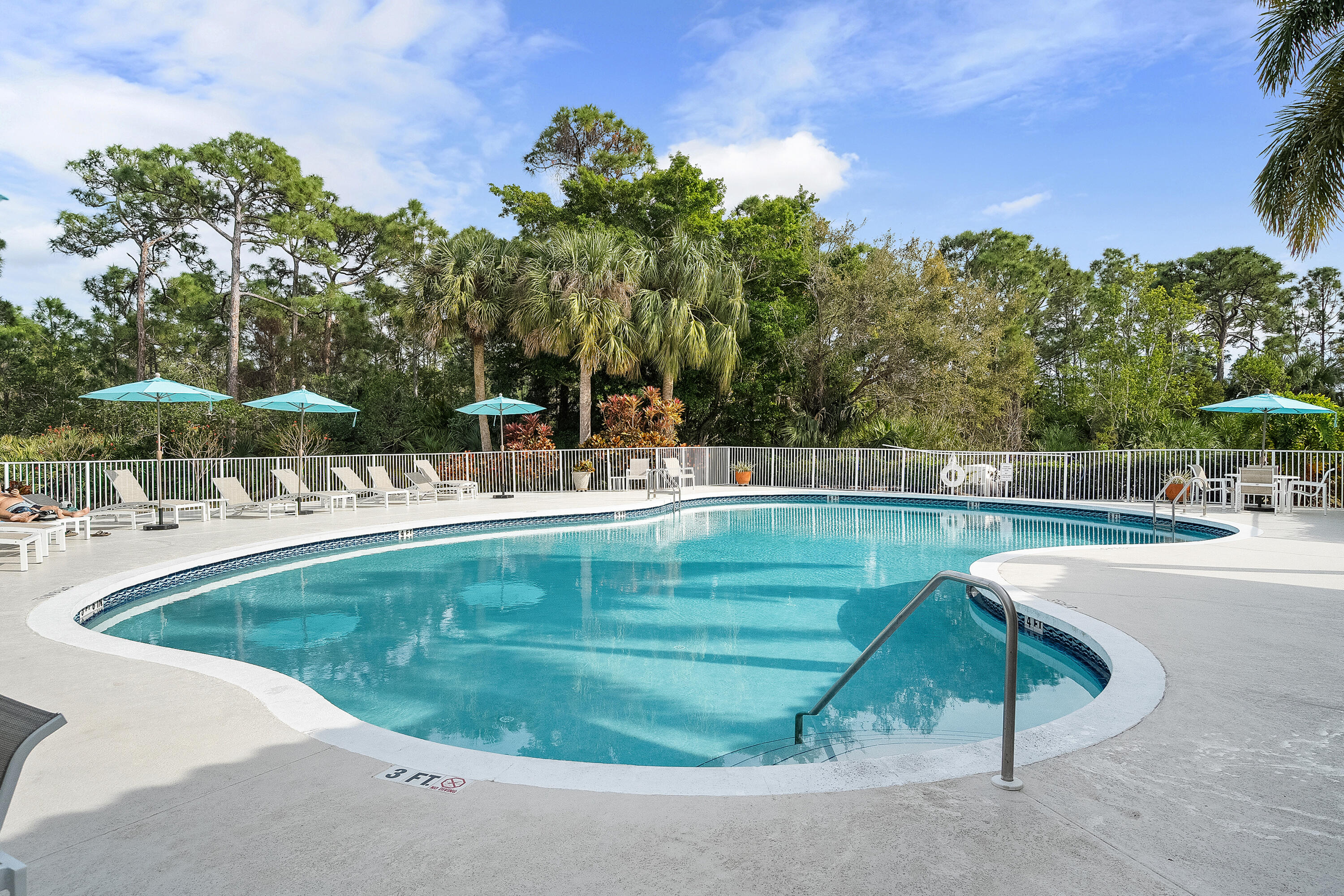 JENSEN BEACH COUNTRY CLUB - Residential