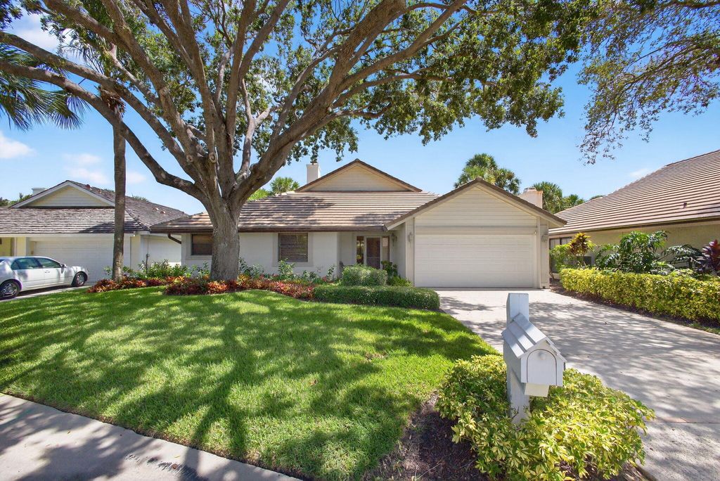 Photo of 17001 Freshwind Circle, Jupiter, FL 33477 (MLS # R11128753)