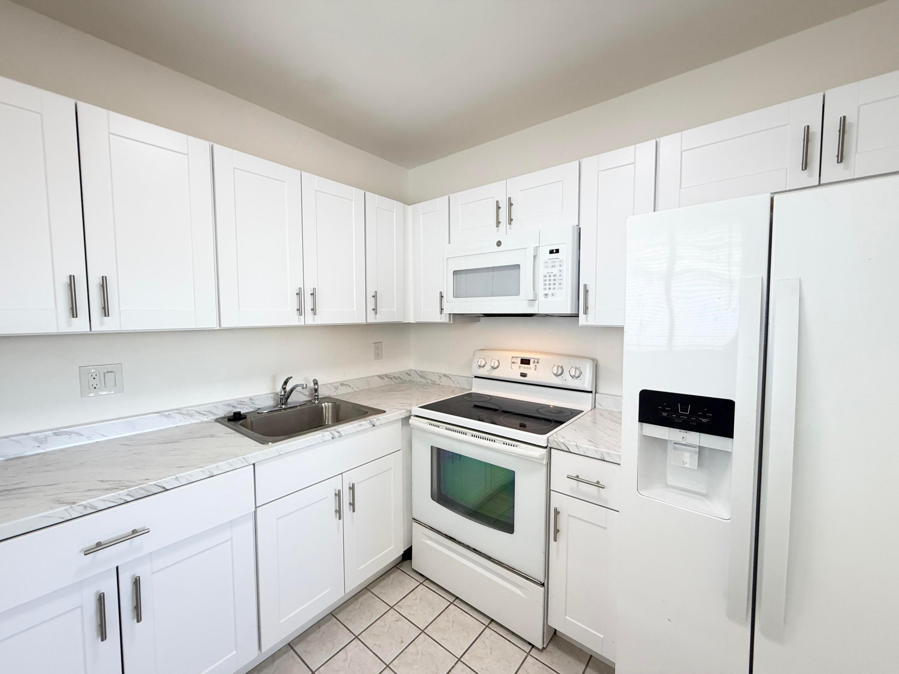 3402 Cynthia Lane 205