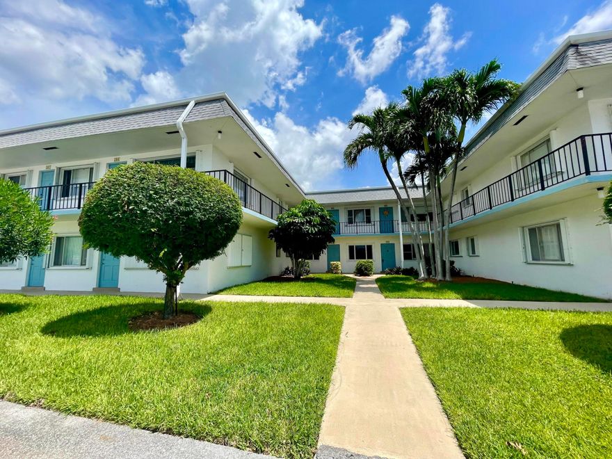 Welcome to this spacious 2 bedroom, 1-bath condo located on the 2nd floor in the resort style 55+ community of Murry Hills. BRAND NEW KITCHEN. Enjoy the comfort of central A/C and accordion hurricane shutters. Cable TV & Internet included in maintenance. Bedrooms open to a screened balcony overlooking a serene garden area—perfect for relaxing. The bathroom has a tub/shower combination. This fantastic location allows you to walk to the pool, clubhouse amenities and enjoy scenic paths around Lake Osborne, with the beach only 8 minutes away. Murry Hills offers exceptional amenities, including a heated swimming pool, gym, saunas, Bocce, shuffleboard, library, ping pong, billiards, auditorium, arts & crafts room, grill area, car wash station, and security TV cameras throughout the community.