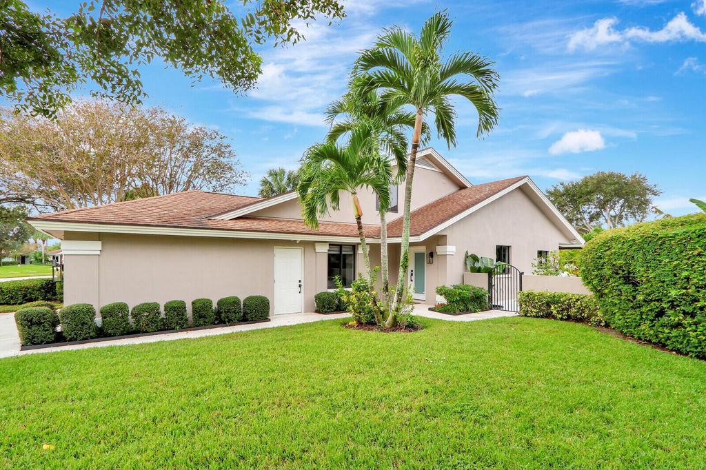 Photo of 306 Leeward Drive, Jupiter, FL 33477 (MLS # R10948224)