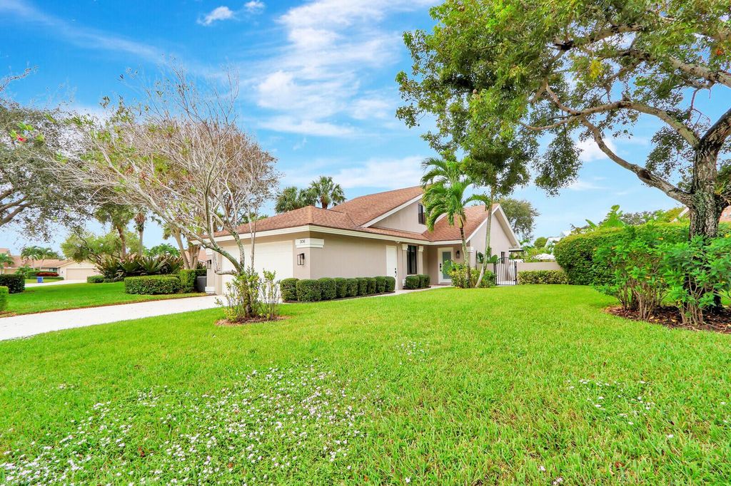 Photo of 306 Leeward Drive, Jupiter, FL 33477 (MLS # R10948224)