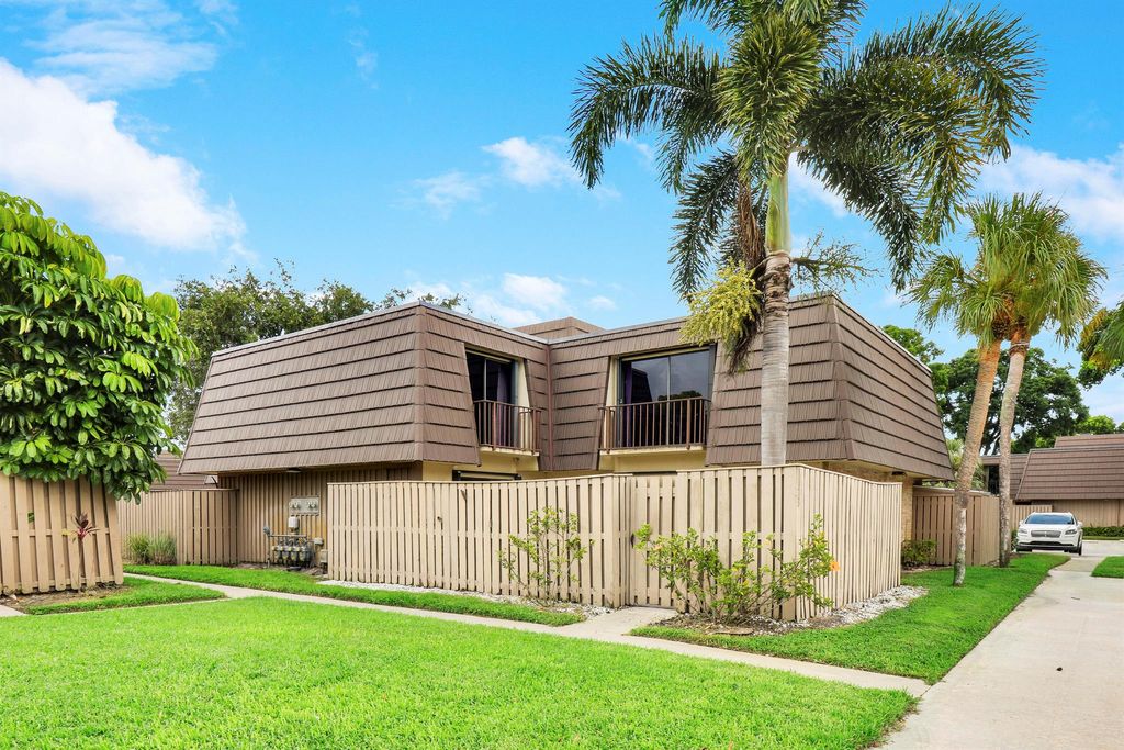 Photo of 1123 11th Court, Palm Beach Gardens, FL 33410 (MLS # R10911161)