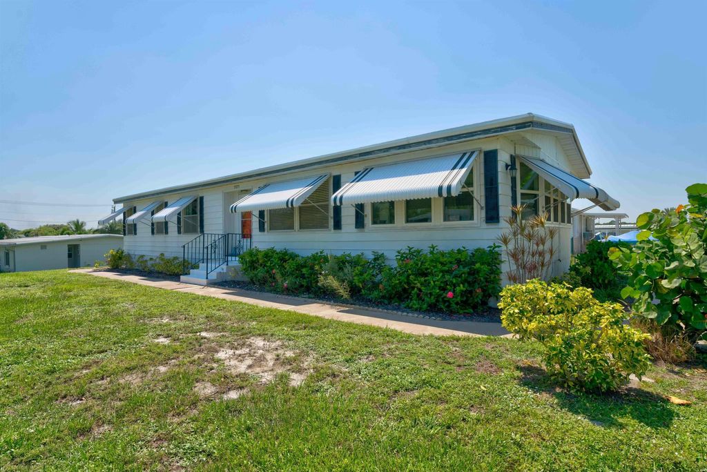 Photo of 7075 SE Bluebird Circle, Hobe Sound, FL 33455 (MLS # R11099685)