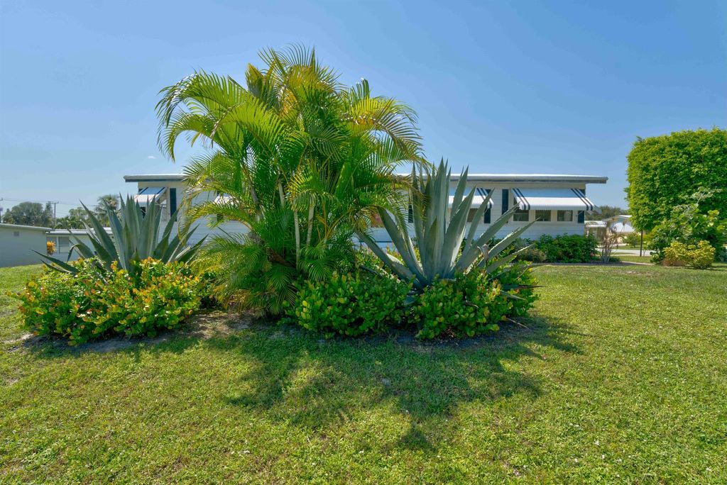 Photo of 7075 SE Bluebird Circle, Hobe Sound, FL 33455 (MLS # R11099685)