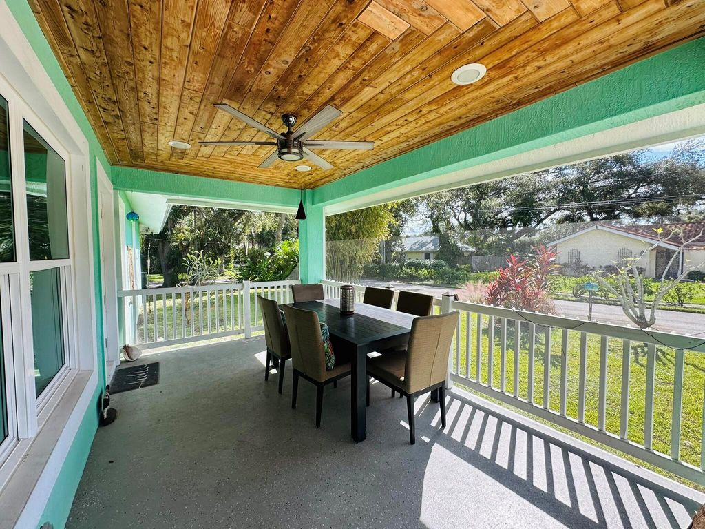 Photo of 2415 Laurel Lane, Palm Beach Gardens, FL 33410 (MLS # R11140336)