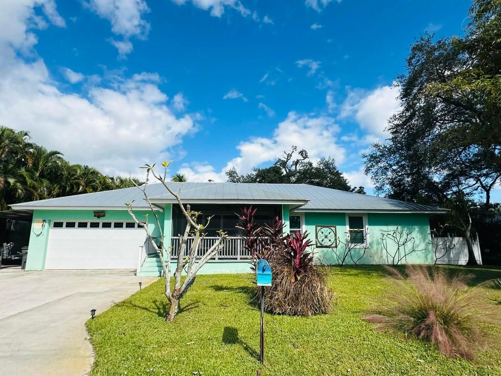 Photo of 2415 Laurel Lane, Palm Beach Gardens, FL 33410 (MLS # R11140336)